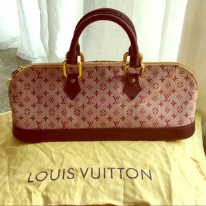 SOLD-Authentic Louis Vuitton hand bag.